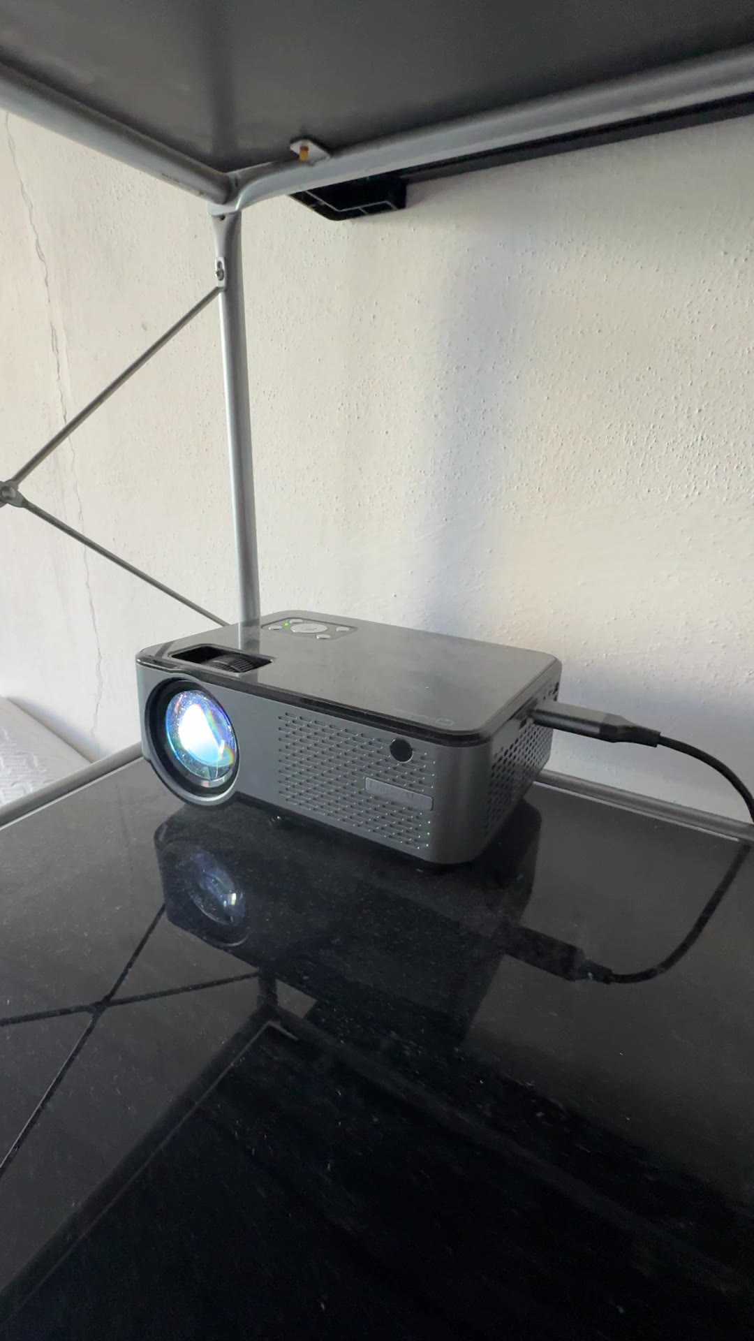 Projektor viz foto